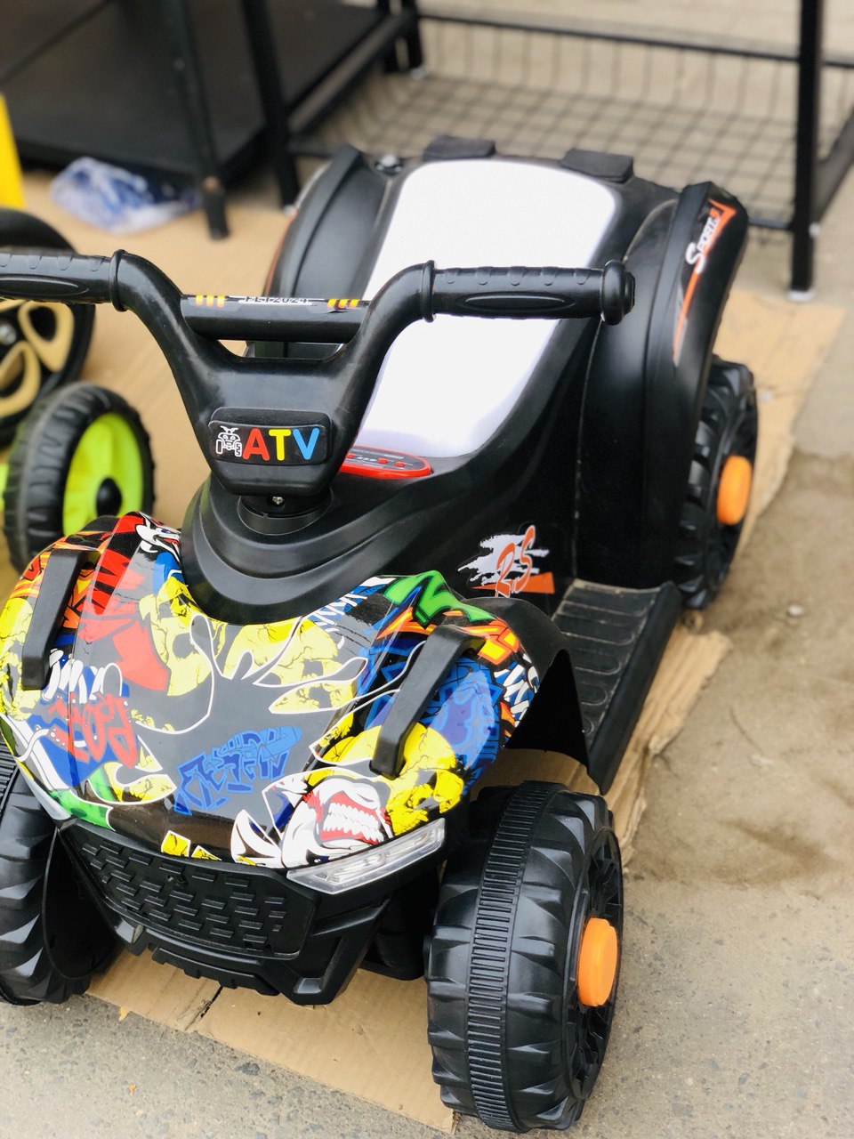 Voiture pour enfant, Quad électrique ATV Enfant – Design Graffiti | 2 à 5 ans